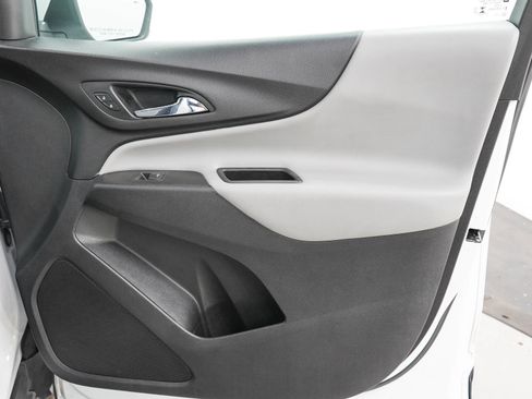 Used 2020 Chevrolet Equinox LT AWD/4WD image 12
