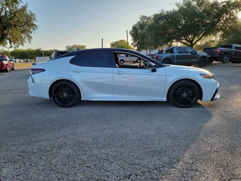 Used 2022 Toyota Camry XSE FWD image 4