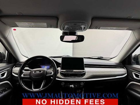 Used 2022 Jeep Compass Latitude image 11