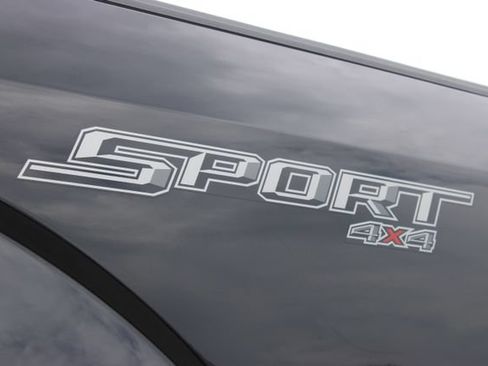 Used 2019 Ford F150 XLT w/ Equipment Group 302A Luxury AWD/4WD image 17