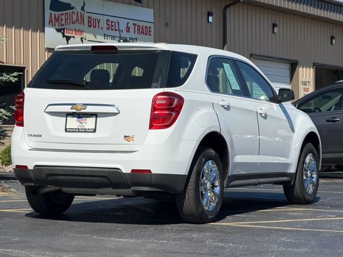 Used 2017 Chevrolet Equinox LS FWD image 36