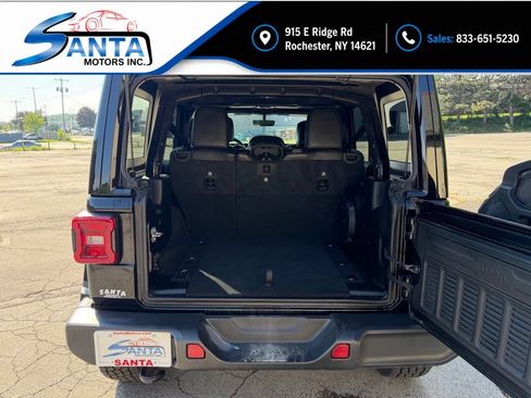 Used 2022 Jeep Wrangler Unlimited Sahara AWD/4WD image 15