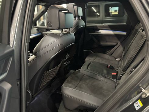 Used 2022 Audi Q5 e Prestige w/ Prestige Package image 35