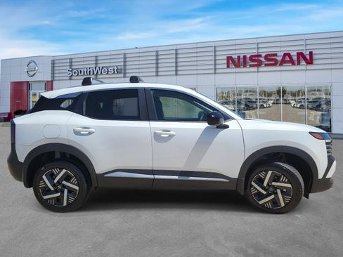 New 2026 Nissan Kicks SV w/ Cold Weather Package FWD image 4