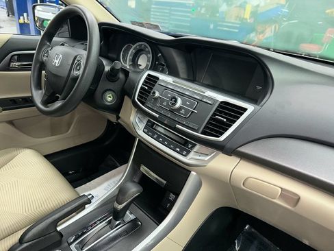 Used 2014 Honda Accord LX image 25