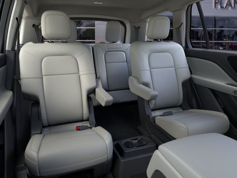 New 2026 Lincoln Aviator 2WD image 11