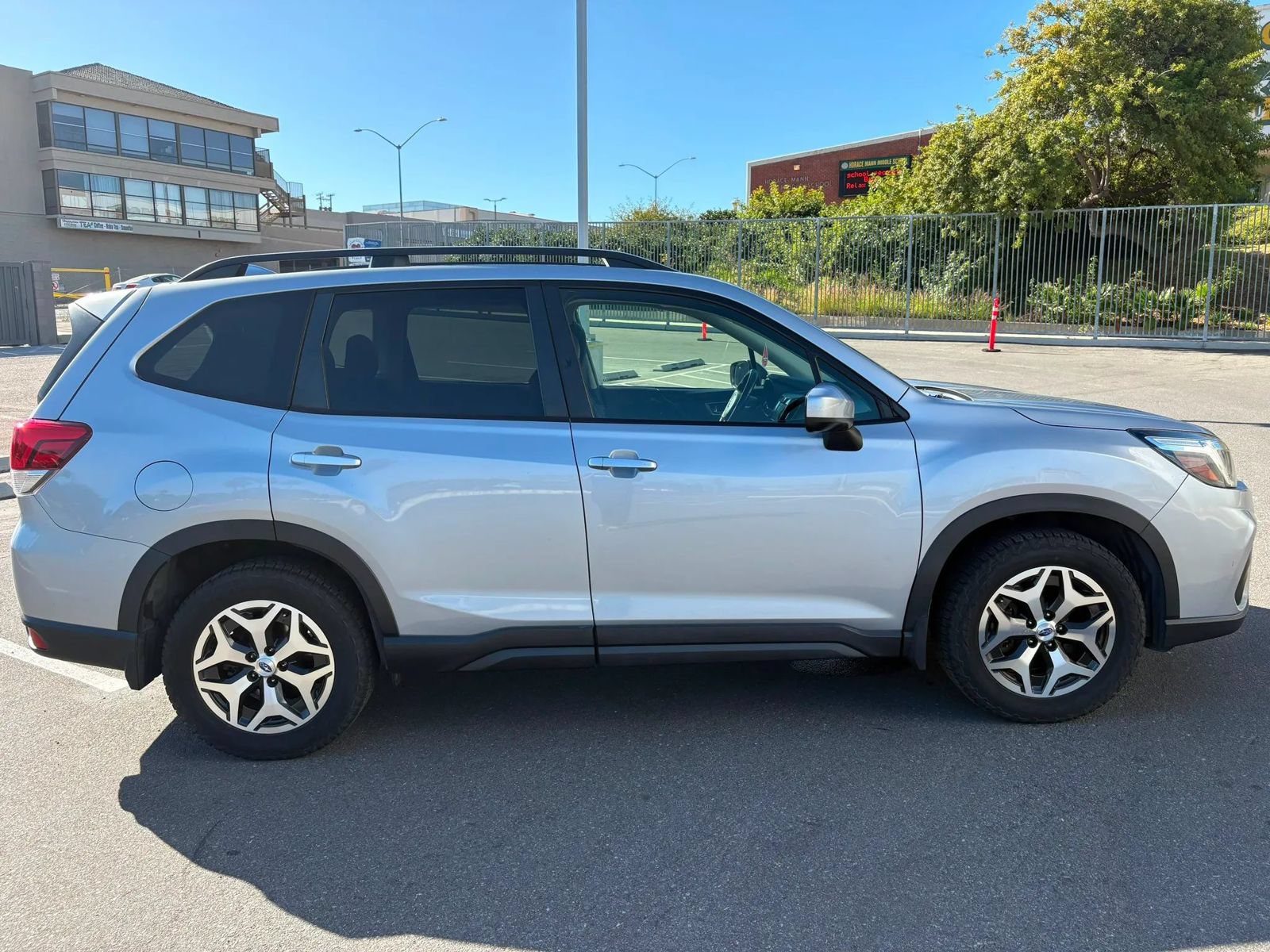 Used 2019 Subaru Forester Premium AWD/4WD image 6