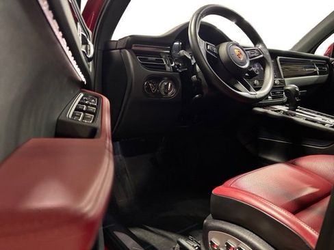 Used 2022 Porsche Macan S image 8