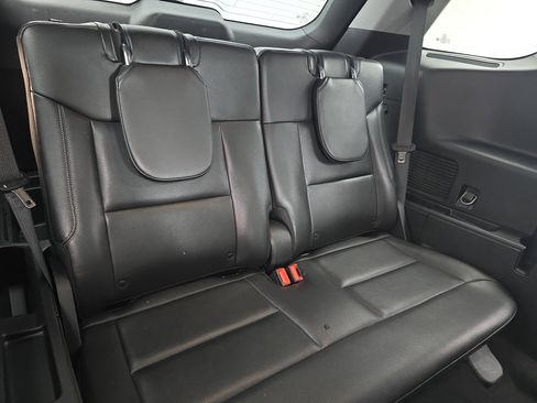 Used 2020 Ford Explorer XLT w/ Equipment Group 202A image 12