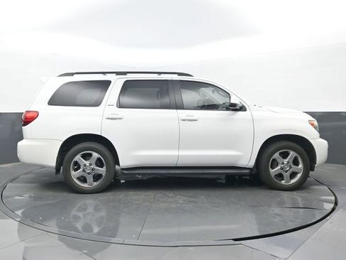 Used 2013 Toyota Sequoia SR5 w/ Sport Appearance Pkg image 2