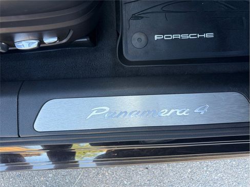 Used 2018 Porsche Panamera 4 AWD/4WD image 41