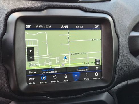 Used 2022 Jeep Renegade Latitude w/ Convenience Group AWD/4WD image 18