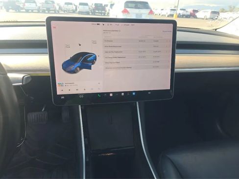Used 2019 Tesla Model 3 Standard Range image 10