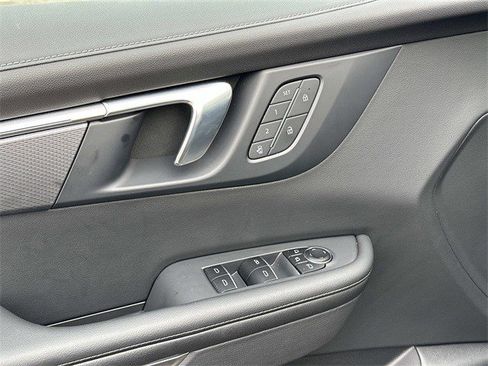 Certified 2025 Buick Enclave Sport Touring w/ Power Package image 21