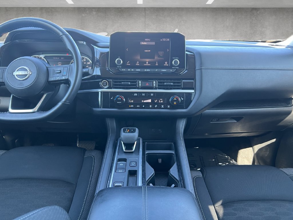 Used 2024 Nissan Pathfinder SV FWD image 3