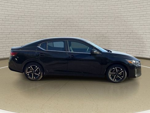 Used 2024 Nissan Sentra SV FWD image 4