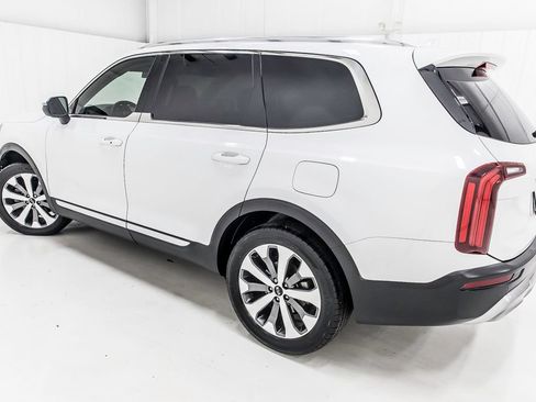 Used 2020 Kia Telluride EX w/ EX Premium Package FWD image 4