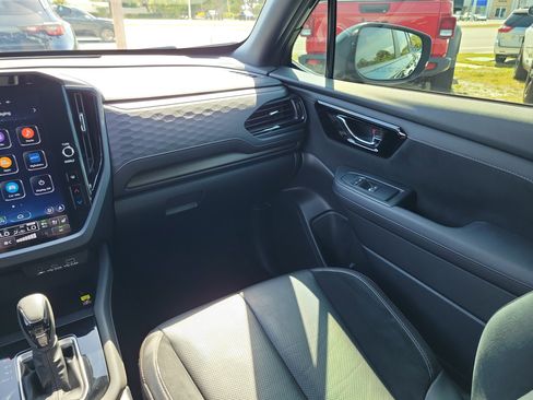 Used 2025 Subaru Forester Touring AWD/4WD image 16