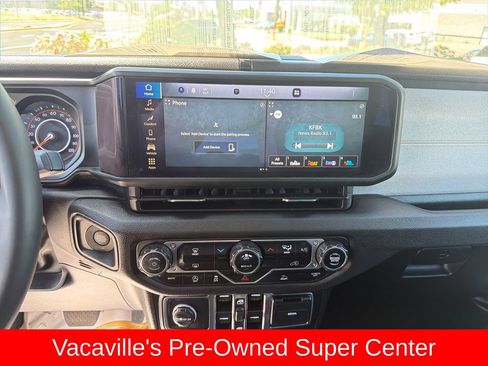 Used 2024 Jeep Wrangler Unlimited Sport AWD/4WD image 17