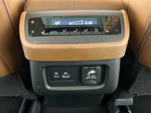 Used 2025 Nissan Pathfinder Platinum w/ Black Appearance Package FWD image 48