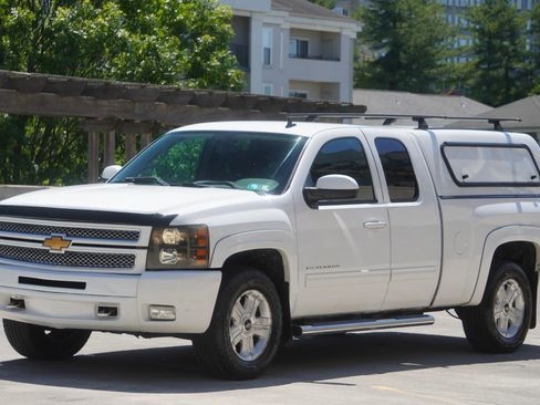 Used 2013 Chevrolet Silverado 1500 LT w/ All-Star Edition AWD/4WD image 5