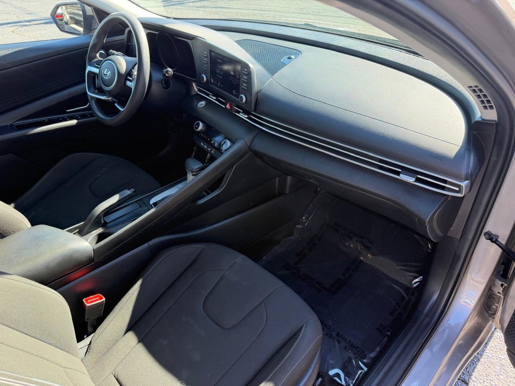 Used 2023 Hyundai Elantra SEL FWD image 29