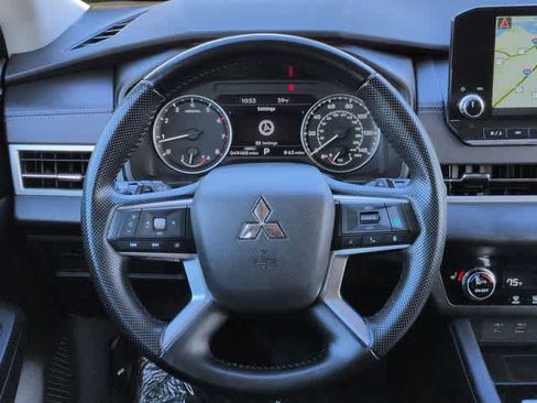 Used 2024 Mitsubishi Outlander SE image 23