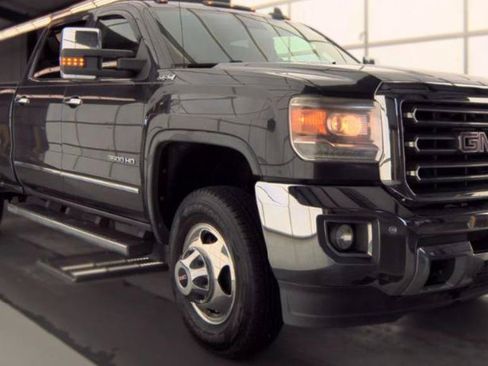 Used 2015 GMC Sierra 3500 SLT w/ Duramax Plus Package AWD/4WD image 4