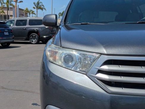 Used 2013 Toyota Highlander Plus FWD image 10
