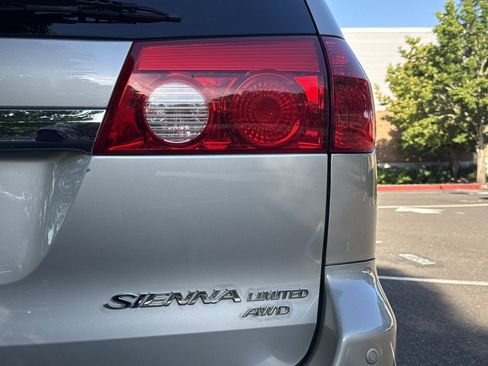 Used 2008 Toyota Sienna XLE AWD/4WD image 38