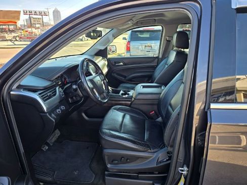 Used 2018 Chevrolet Suburban LT image 9