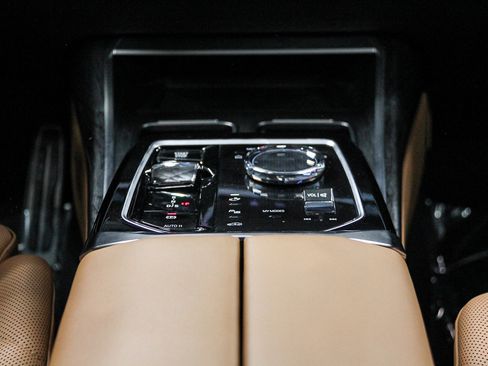 Certified 2023 BMW 740i RWD image 14