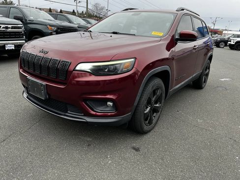 Used 2019 Jeep Cherokee Latitude Plus image 3