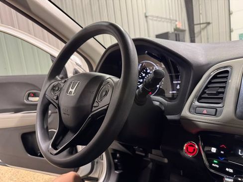 Used 2022 Honda HR-V EX image 13