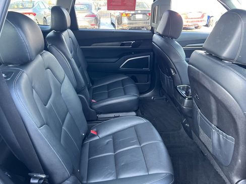 Certified 2022 Kia Telluride EX w/ EX Premium Package image 16