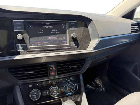 Certified 2023 Volkswagen Jetta SE FWD image 12