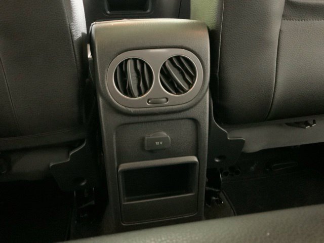 Used 2016 Volkswagen Tiguan SE AWD/4WD image 32