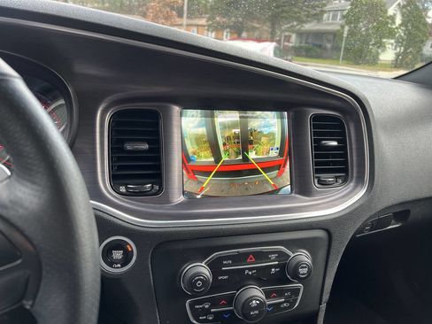 Used 2017 Dodge Charger SXT w/ AWD Plus Group image 9