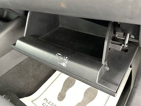 Used 2021 Toyota Corolla LE FWD image 31