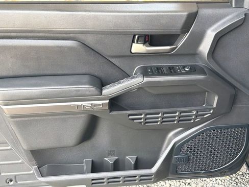 Used 2024 Toyota Tacoma TRD Sport w/ TRD Sport Upgrade Package image 3