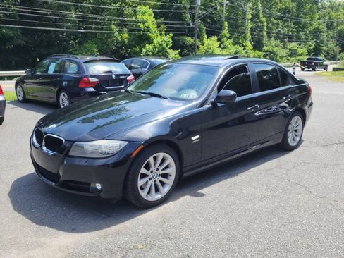 Used 2011 BMW 328i xDrive Sedan AWD/4WD image 3