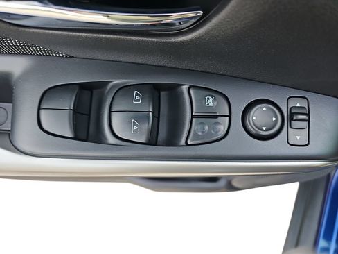 Used 2020 Nissan Kicks SV FWD image 27