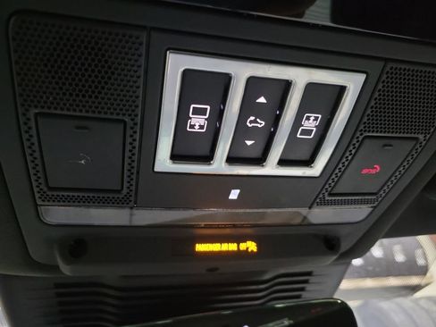 Used 2022 Land Rover Discovery HSE R-Dynamic image 21