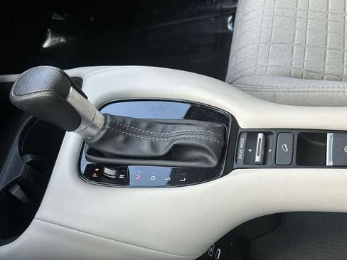 Used 2025 Honda HR-V LX image 21