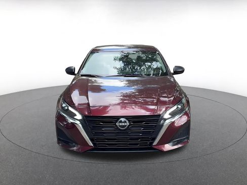 Used 2024 Nissan Altima 2.5 SV FWD image 4