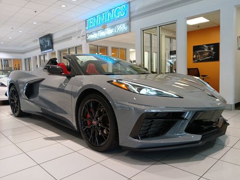 Used 2024 Chevrolet Corvette Stingray Convertible w/ Z51 Performance Package image 2