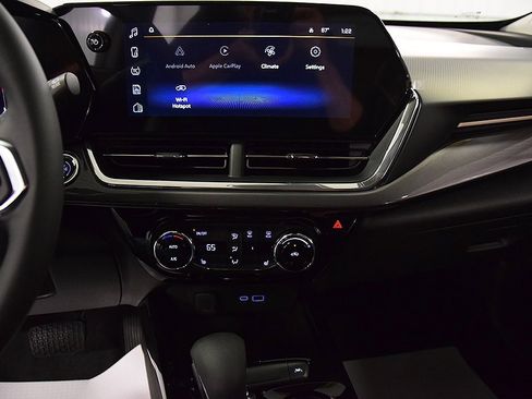 New 2025 Chevrolet Trax ACTIV image 23