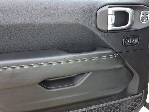 Used 2019 Jeep Wrangler Unlimited Sahara w/ Dual Top Group image 13