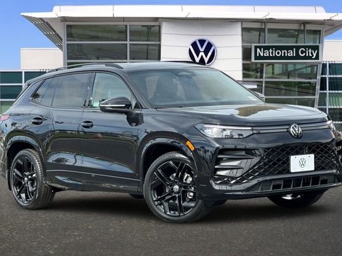 New 2026 Volkswagen Tiguan SE R-Line FWD image 2