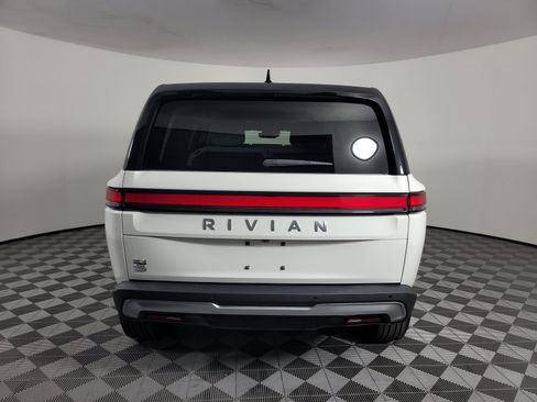 Used 2024 Rivian R1S Adventure AWD/4WD image 4